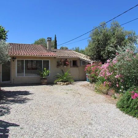 Des Oliviers Holiday home *